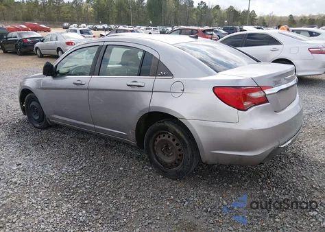 2013 Chrysler 200 Lx z USA, uszkodzony, nr VIN 1C3CCBAB3DN647537